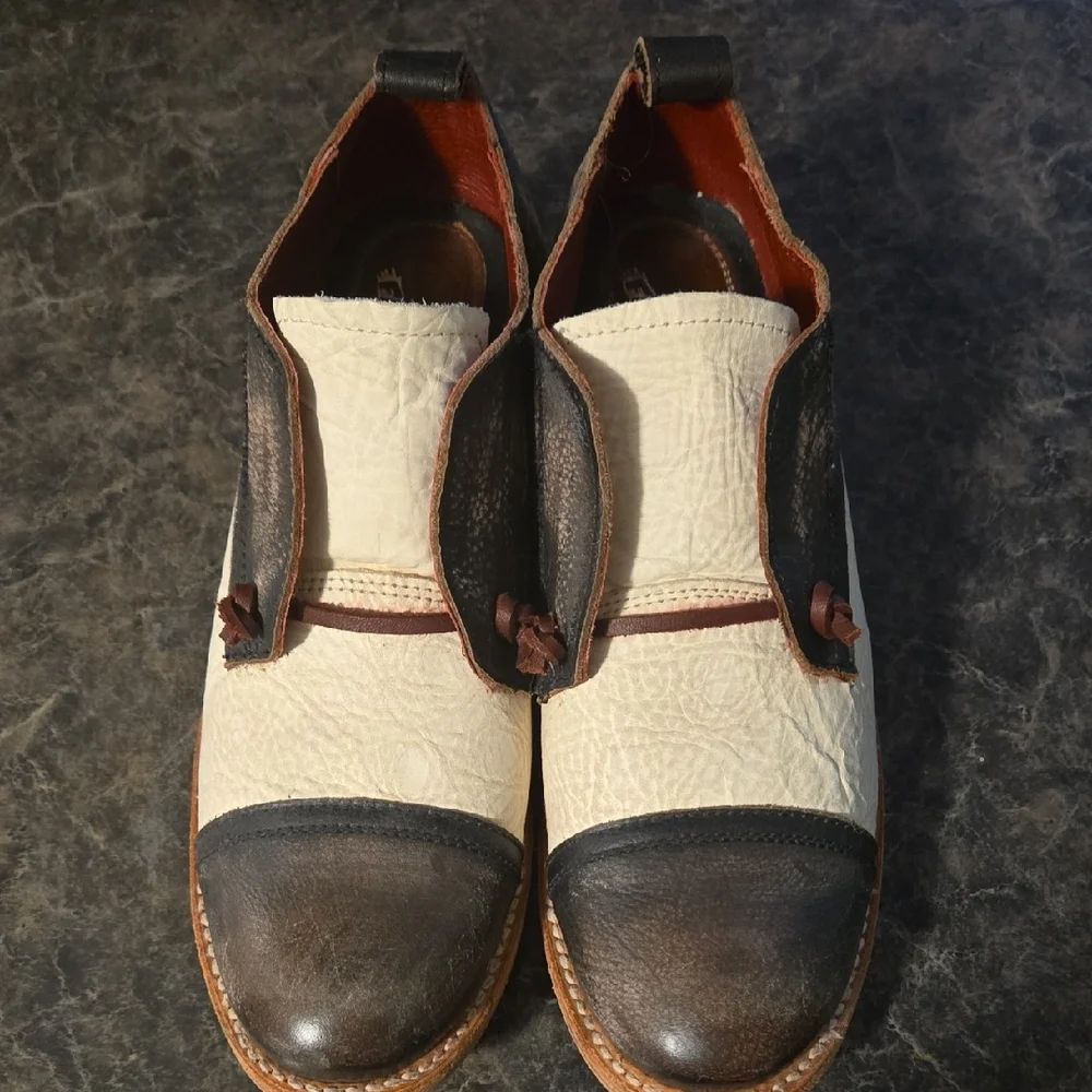 Men's Black and White Leather Shoes - Picture 9 of 9